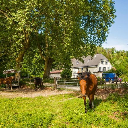 La Ferme Du Bonheur - Chez L'Gaby Hotel Porrentruy Bagian luar foto