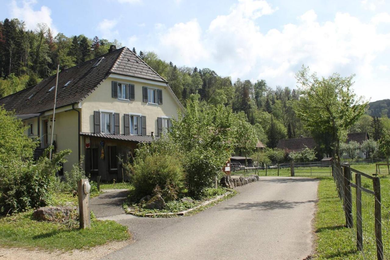 La Ferme Du Bonheur - Chez L'Gaby Hotel Porrentruy Bagian luar foto